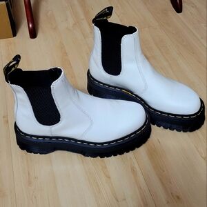 Dr. Martens 2976 Chelsea boot